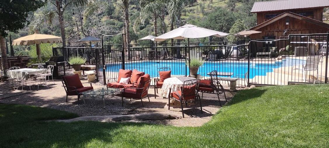 Rustic Rooms By Kings Canyon & Sequoia National Parks Yokuts Valley  Bagian luar foto